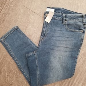 NWT Lane Bryant Jeans Light wash Size 22 Mid Rise